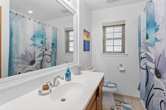 131 S Highland Terrace, League City, TX 77573