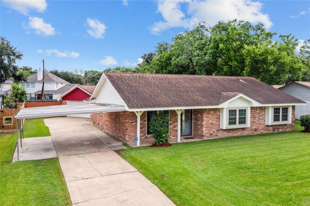 131 S Highland Terrace, League City, TX 77573