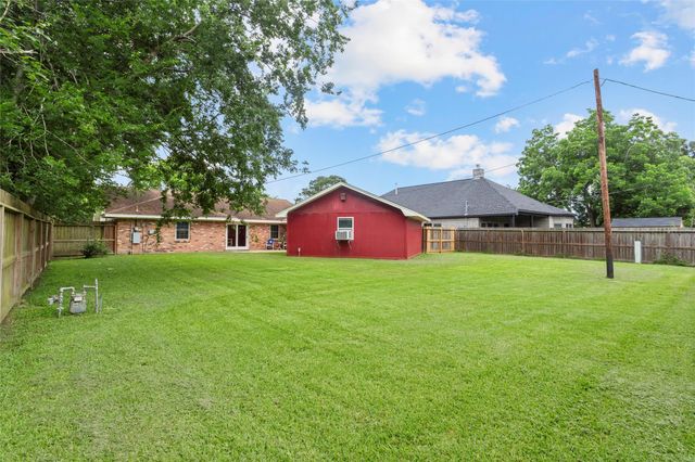 131 S Highland Terrace, League City, TX 77573