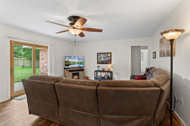 131 S Highland Terrace, League City, TX 77573