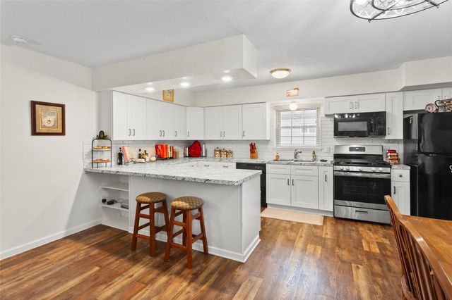 131 S Highland Terrace, League City, TX 77573