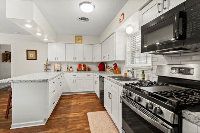 131 S Highland Terrace, League City, TX 77573