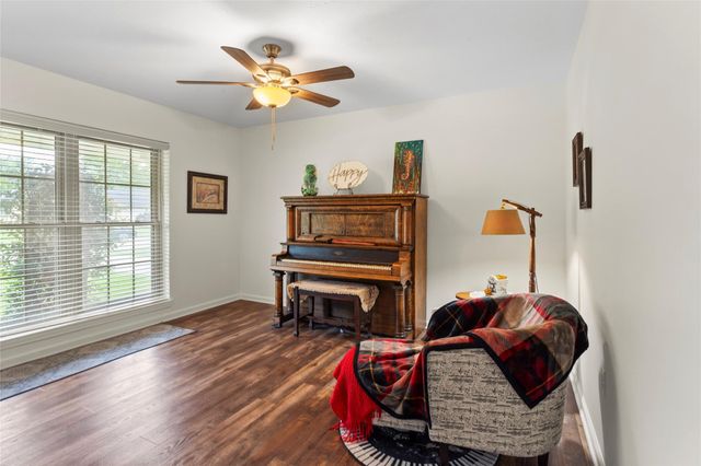 131 S Highland Terrace, League City, TX 77573
