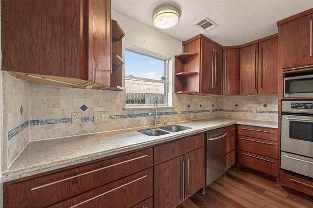 15910 Clayton Bend Drive, Houston, TX 77082