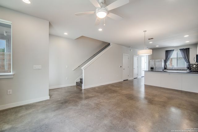 330 Clay St Unit 11, San Antonio, TX 78204