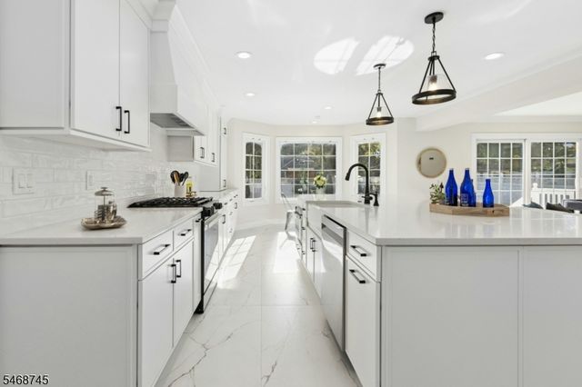 49 HALL DRIVE, Clark Twp., NJ 07066
