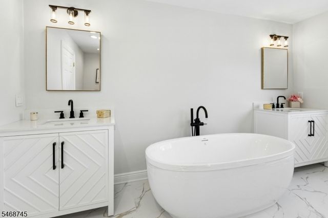 49 HALL DRIVE, Clark Twp., NJ 07066