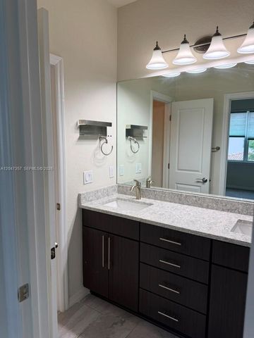 4022 Long Leaf Ln 4022, Hollywood, FL 33021