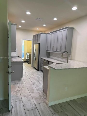 4022 Long Leaf Ln 4022, Hollywood, FL 33021