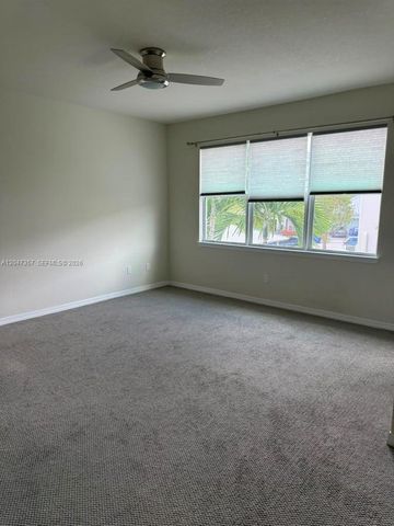4022 Long Leaf Ln 4022, Hollywood, FL 33021
