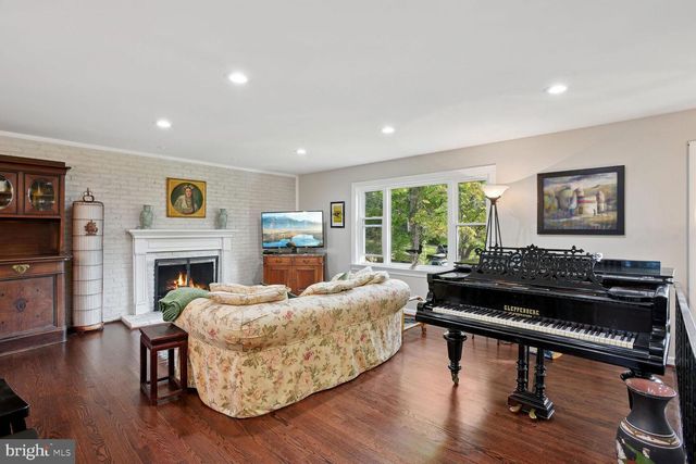 6542 HITT AVENUE, Mclean, VA 22101