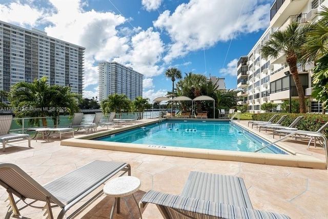 220 Kings Point Dr 514, Sunny Isles Beach, FL 33160