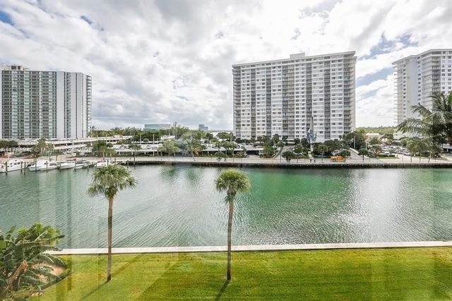 220 Kings Point Dr 514, Sunny Isles Beach, FL 33160