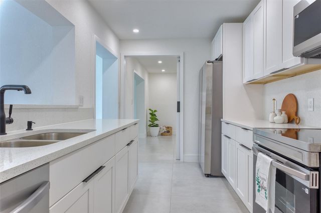 1397 83RD AVENUE N, St Petersburg, FL 33702