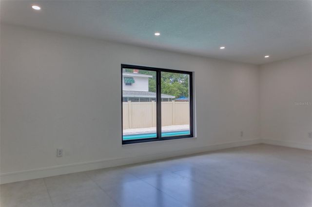 1397 83RD AVENUE N, St Petersburg, FL 33702