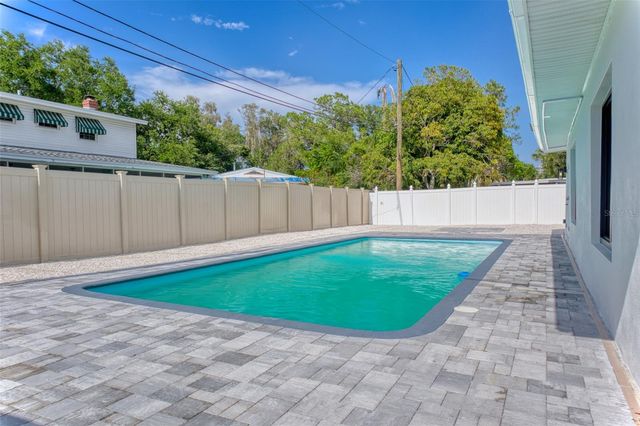 1397 83RD AVENUE N, St Petersburg, FL 33702