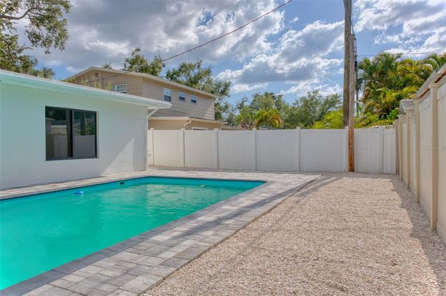 1397 83RD AVENUE N, St Petersburg, FL 33702