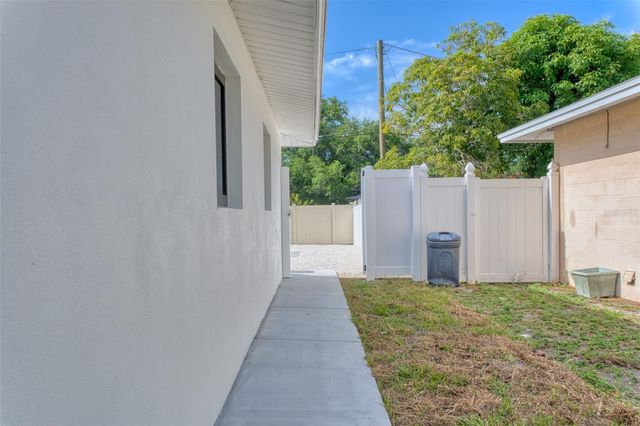 1397 83RD AVENUE N, St Petersburg, FL 33702