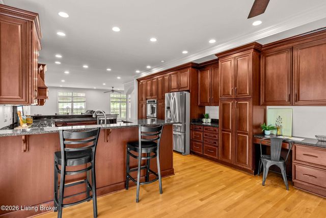 3611 Sumerlin Dr, Buckner, KY 40010