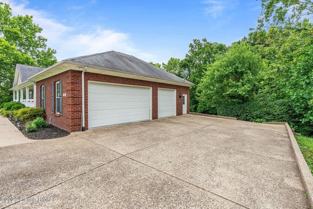 3611 Sumerlin Dr, Buckner, KY 40010