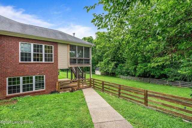3611 Sumerlin Dr, Buckner, KY 40010