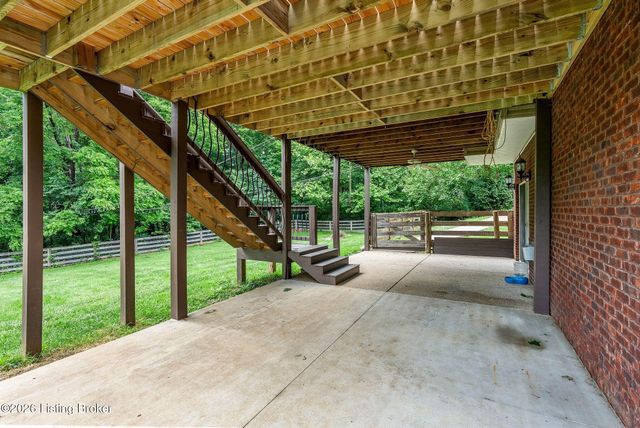 3611 Sumerlin Dr, Buckner, KY 40010