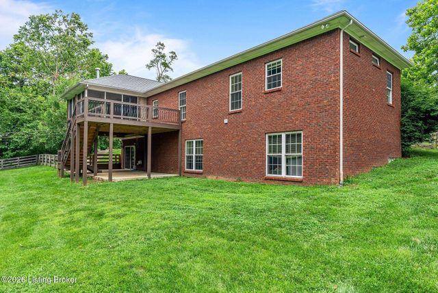 3611 Sumerlin Dr, Buckner, KY 40010
