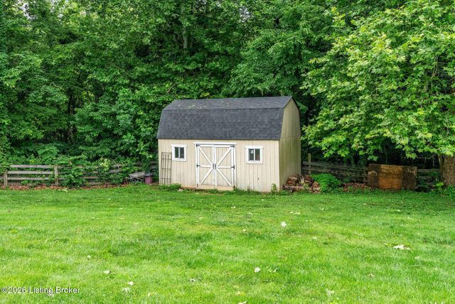3611 Sumerlin Dr, Buckner, KY 40010