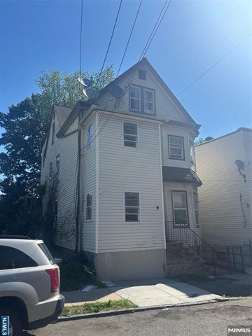 9 Courtland Street, Paterson, NJ 07503