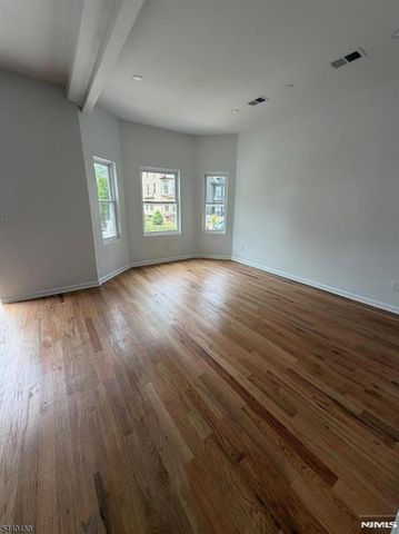 170 18th Street, East Orange, NJ 07017