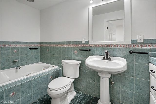 168 Woodland Acres Road, Marietta, OH 45750