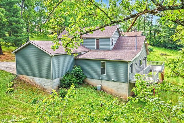168 Woodland Acres Road, Marietta, OH 45750