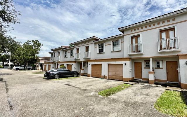 6910 NW 70th Avenue 6910, Tamarac, FL 33321