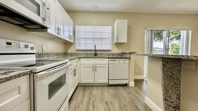 6910 NW 70th Avenue 6910, Tamarac, FL 33321