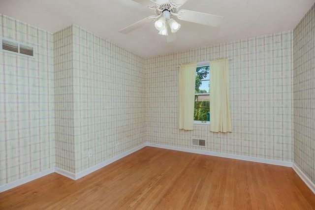 3718 W 52nd Terrace, Roeland Park, KS 66205