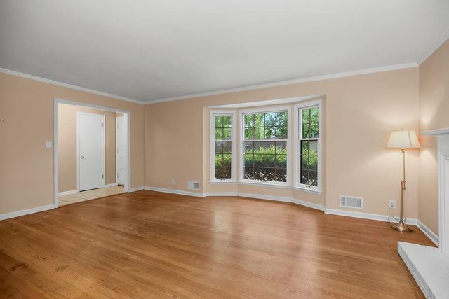 3718 W 52nd Terrace, Roeland Park, KS 66205