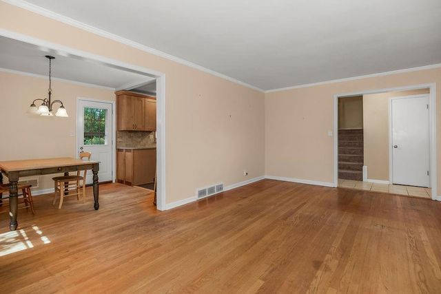 3718 W 52nd Terrace, Roeland Park, KS 66205
