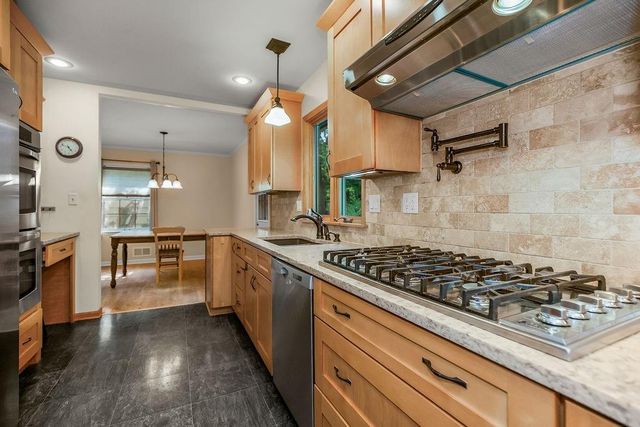3718 W 52nd Terrace, Roeland Park, KS 66205