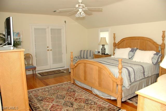 590 E Lake DR, Naples, FL 34102