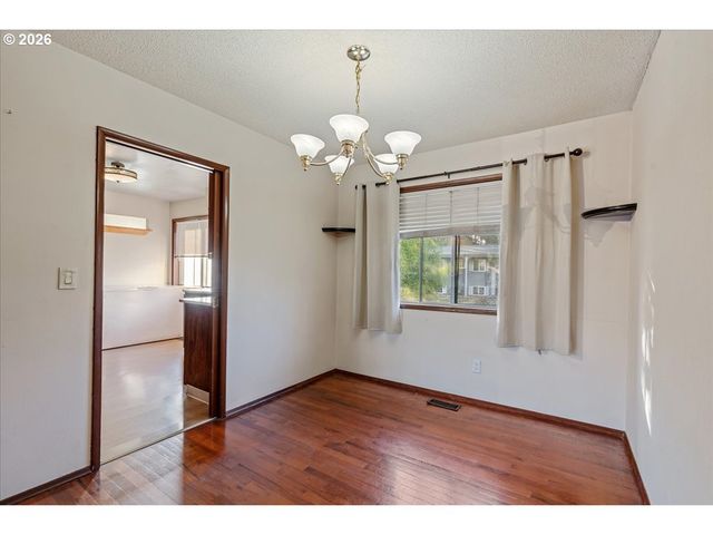 12055 Sw BRUCE Ln, Beaverton, OR 97008