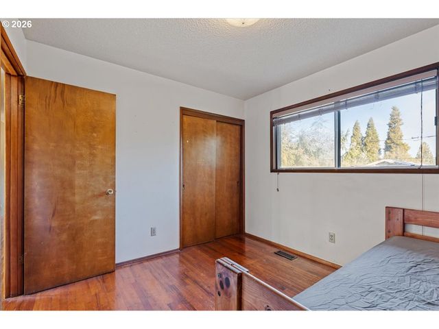 12055 Sw BRUCE Ln, Beaverton, OR 97008