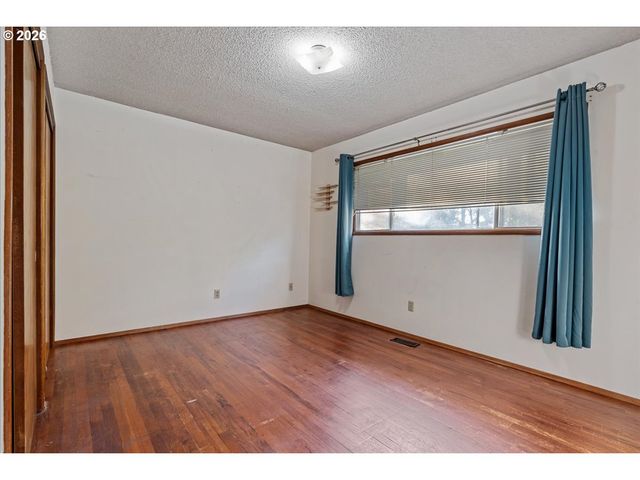12055 Sw BRUCE Ln, Beaverton, OR 97008
