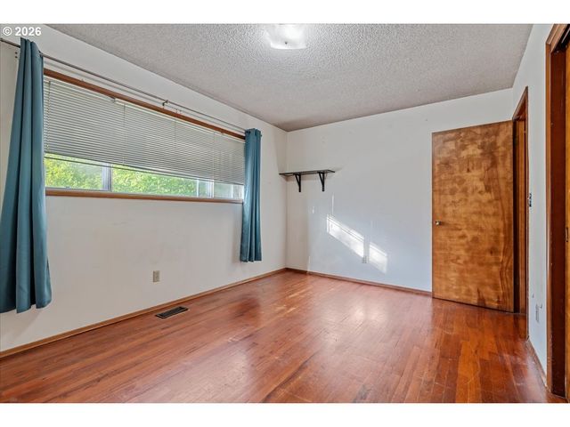 12055 Sw BRUCE Ln, Beaverton, OR 97008