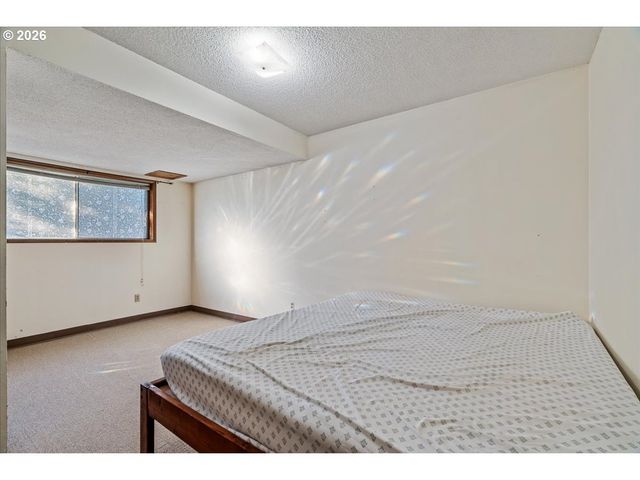 12055 Sw BRUCE Ln, Beaverton, OR 97008