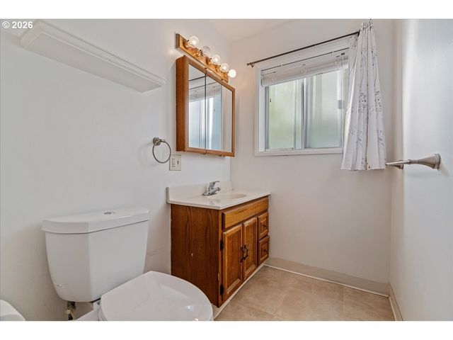12055 Sw BRUCE Ln, Beaverton, OR 97008