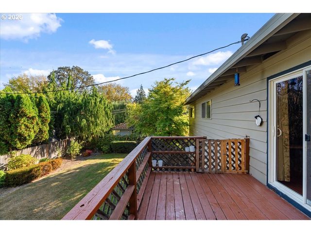 12055 Sw BRUCE Ln, Beaverton, OR 97008