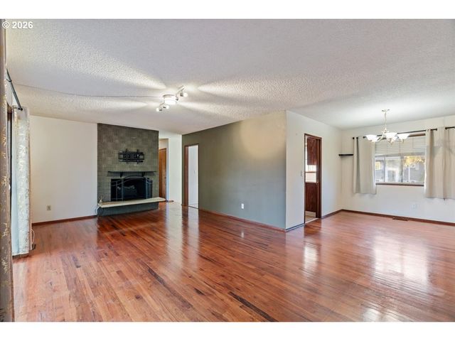 12055 Sw BRUCE Ln, Beaverton, OR 97008