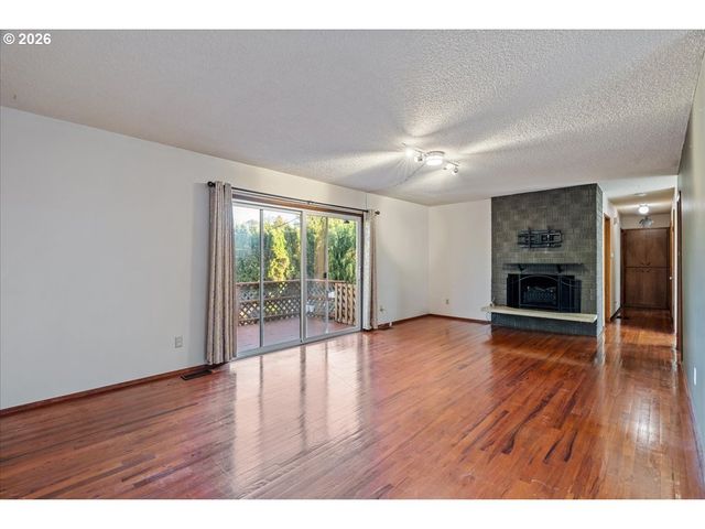 12055 Sw BRUCE Ln, Beaverton, OR 97008