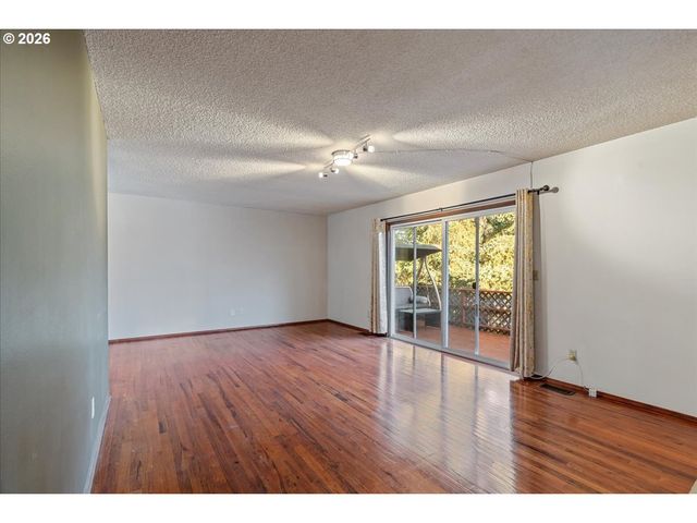 12055 Sw BRUCE Ln, Beaverton, OR 97008