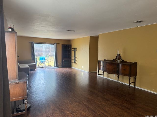 4945 Champlain, San Antonio, TX 78217